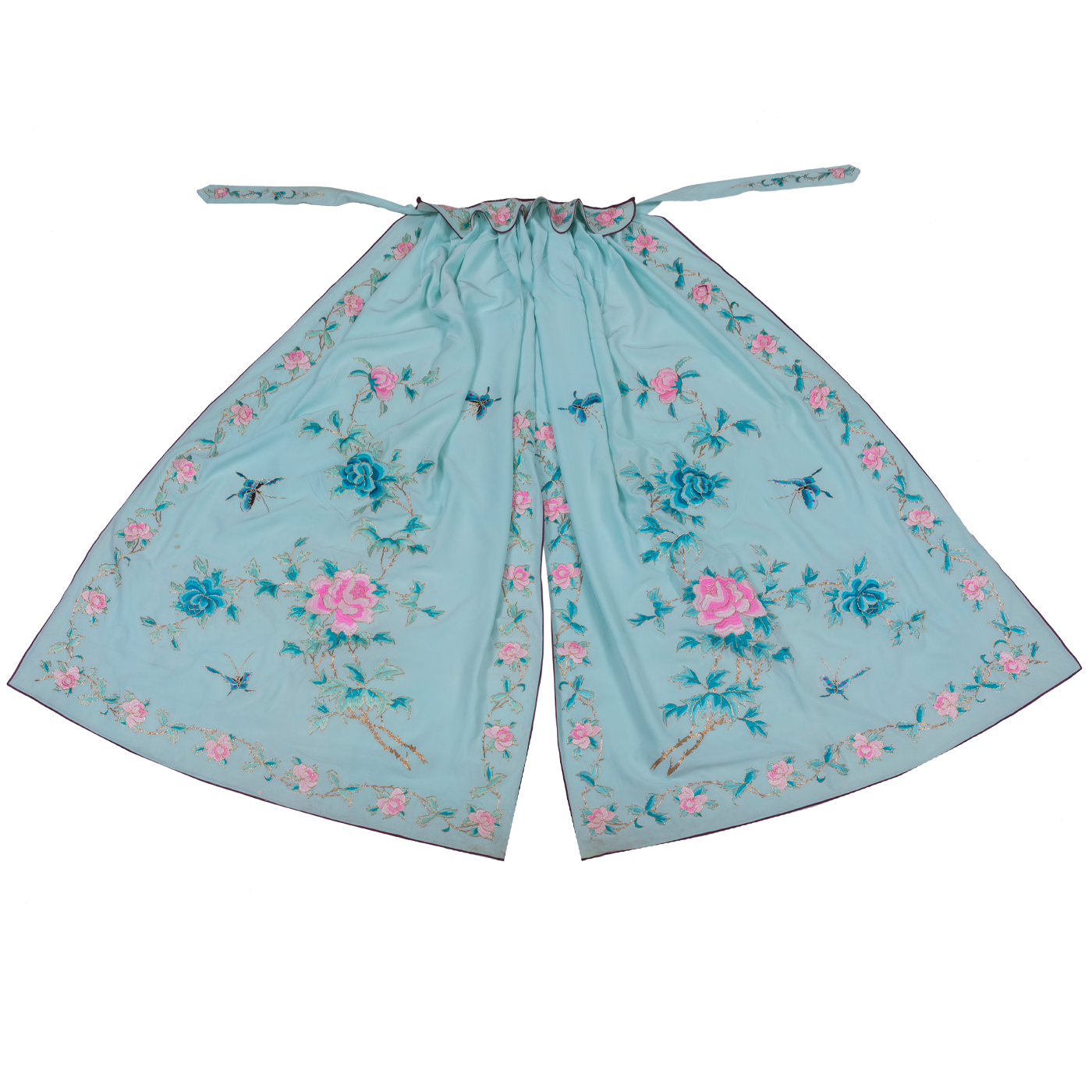   湖色绣牡丹花斗篷