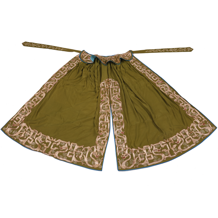   香色绣平金草龙圈边斗篷