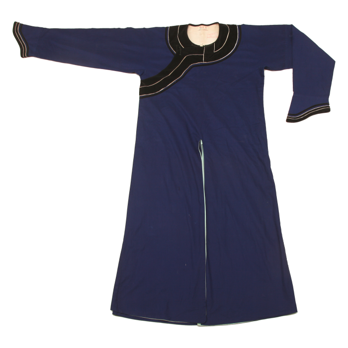   灰布圈黑边箭衣