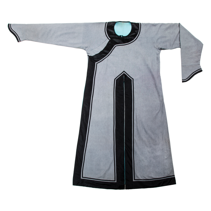   灰布圈黑边箭衣