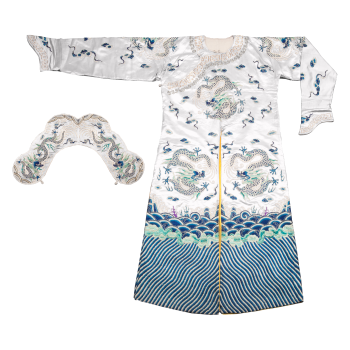   白三蓝绣团龙箭衣