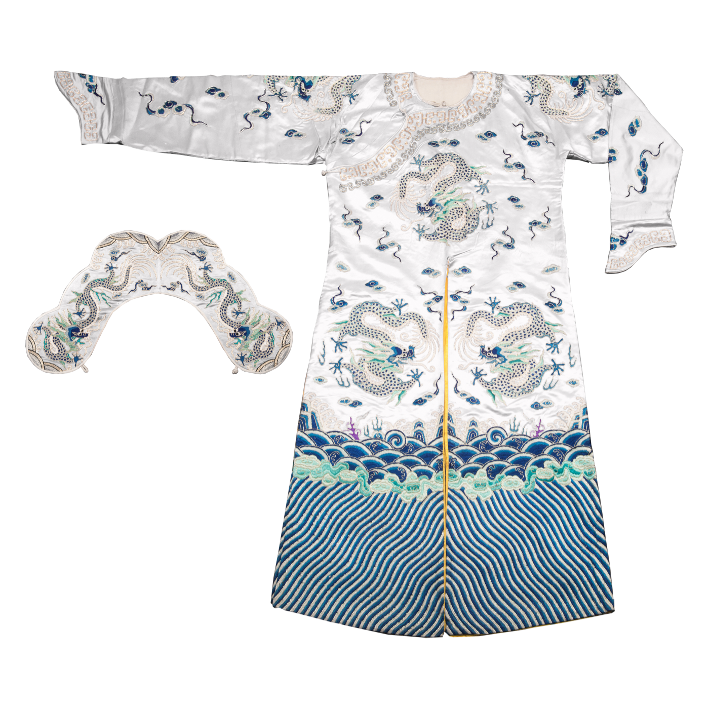   白三蓝绣团龙箭衣