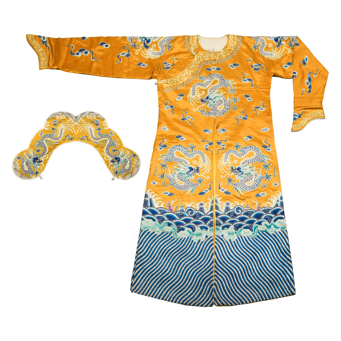   明黄团龙三蓝水箭衣