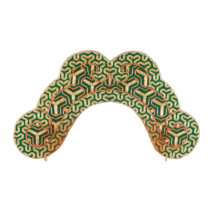   绿绣人字纹苫肩