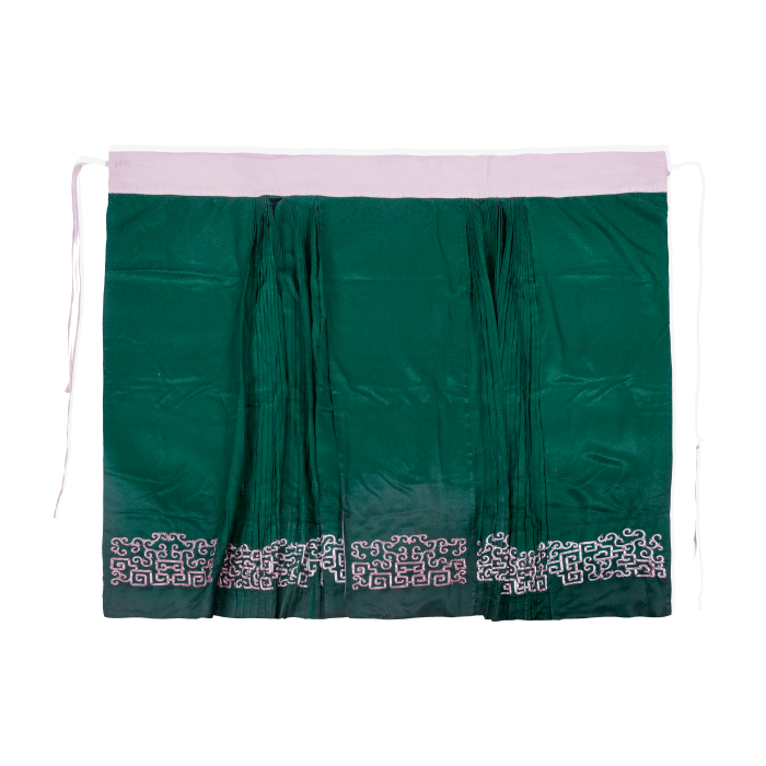   绿绣卷草纹圈边老旦腰包